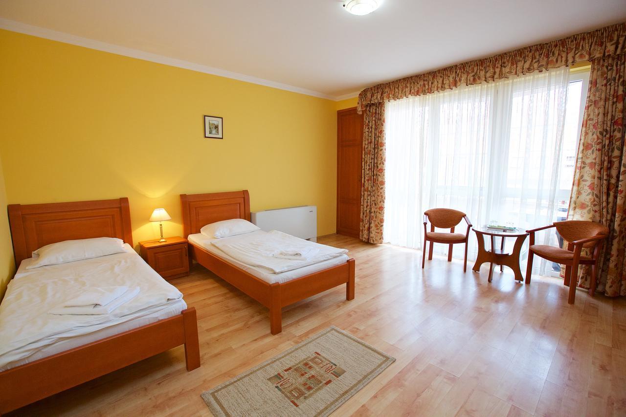 Hotel Jarja Hajdúszoboszló المظهر الخارجي الصورة