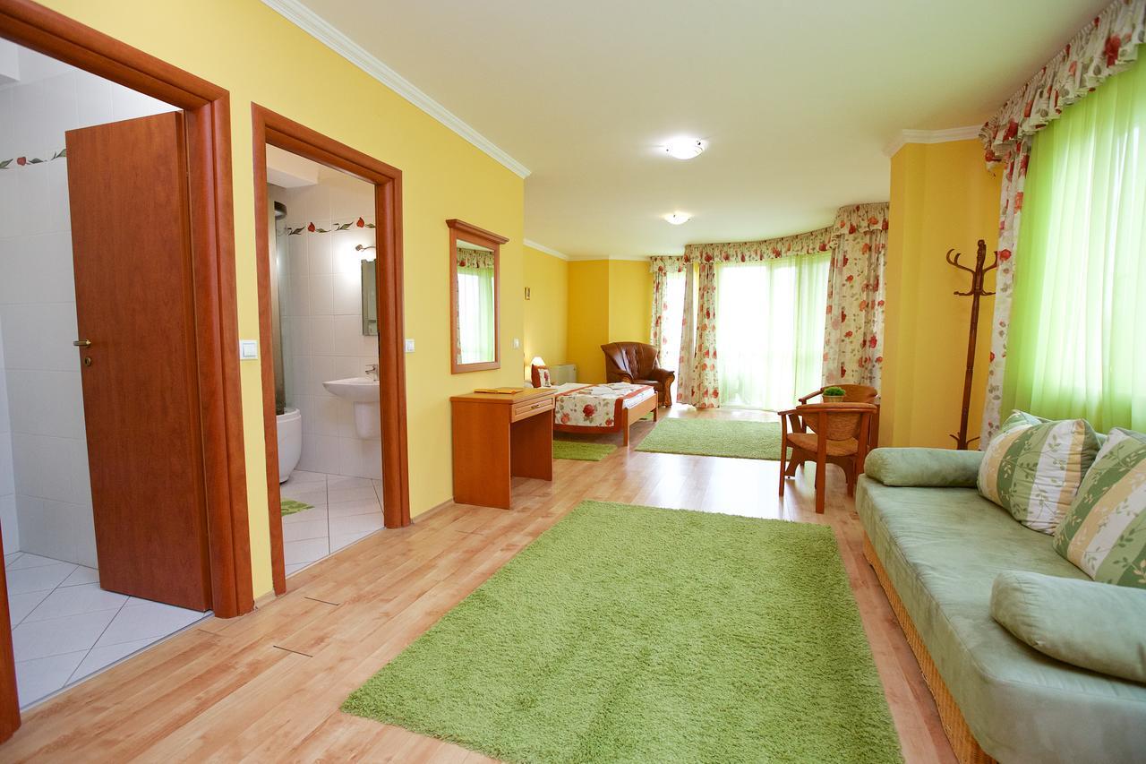 Hotel Jarja Hajdúszoboszló المظهر الخارجي الصورة