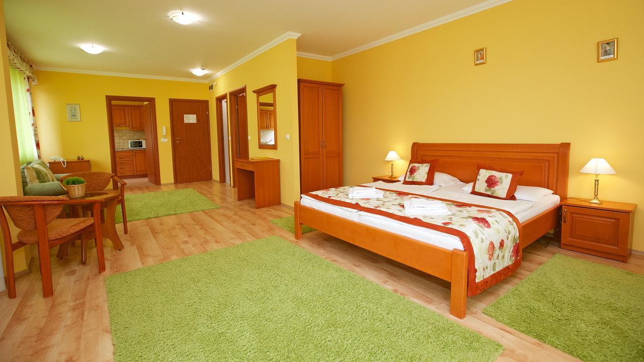 Hotel Jarja Hajdúszoboszló المظهر الخارجي الصورة