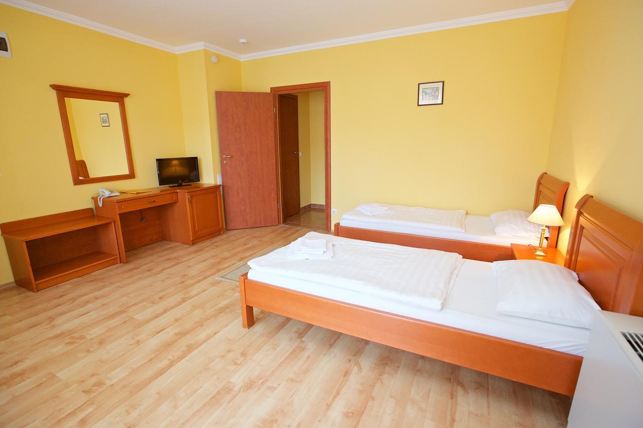Hotel Jarja Hajdúszoboszló المظهر الخارجي الصورة
