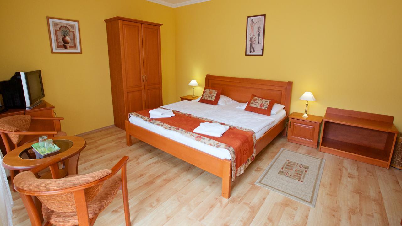 Hotel Jarja Hajdúszoboszló المظهر الخارجي الصورة
